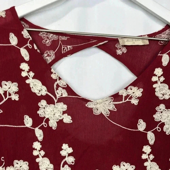Altard State Womens Tunic/Top Cranberry/Cream XS Embroidered Floral Design Boho - Picture 3 of 13